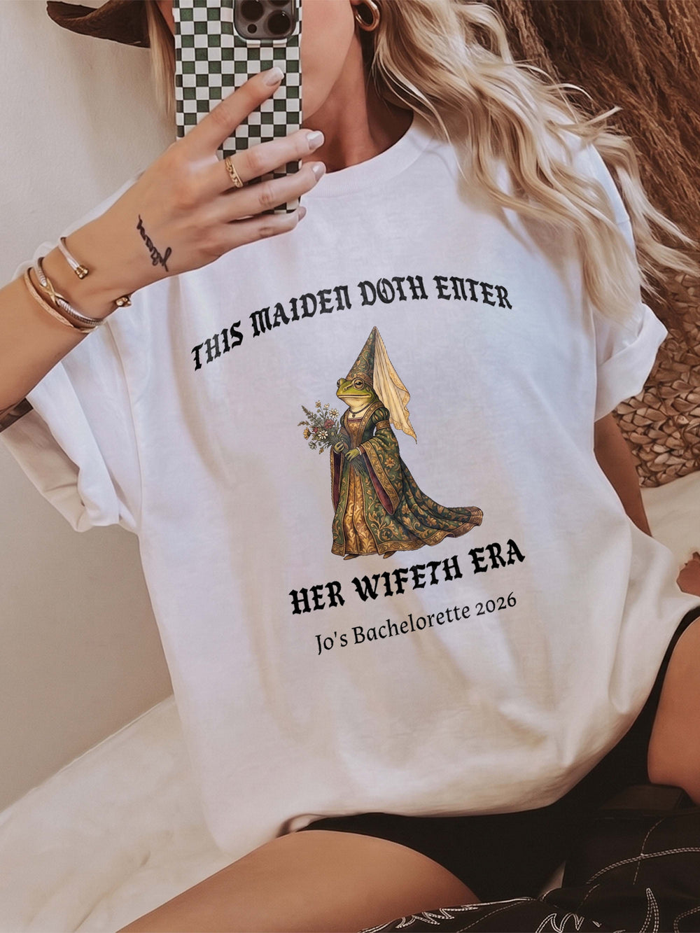 RodyThread Custom Medieval Frog Bachelorette Shirt for Bride Squad Goblincore Ren Faire Aesthetic Graphic Tee. Funny Wifeth Era Vintage Oversized T-Shirt Feral Bride Last Knight Out Meme Bachelorette Party Top Idea