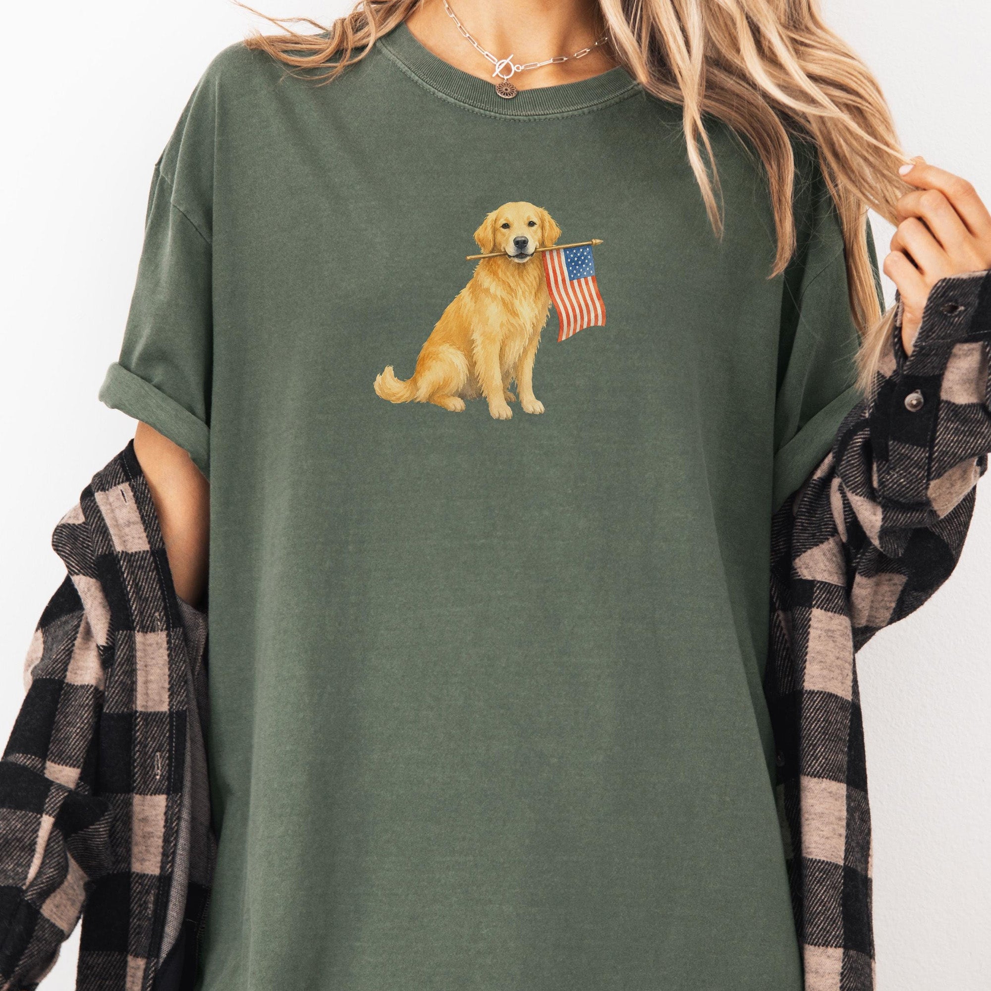 RodyThread Patriotic Golden Retriever USA Flag Graphic T-Shirt for Women and Dog Moms Vintage Americana Preppy Style Olive Green Cotton Tee 4th of July Independence Day Summer Outfit Casual Country Western Loose Fit Apparel Cute American Pet Lover Gift