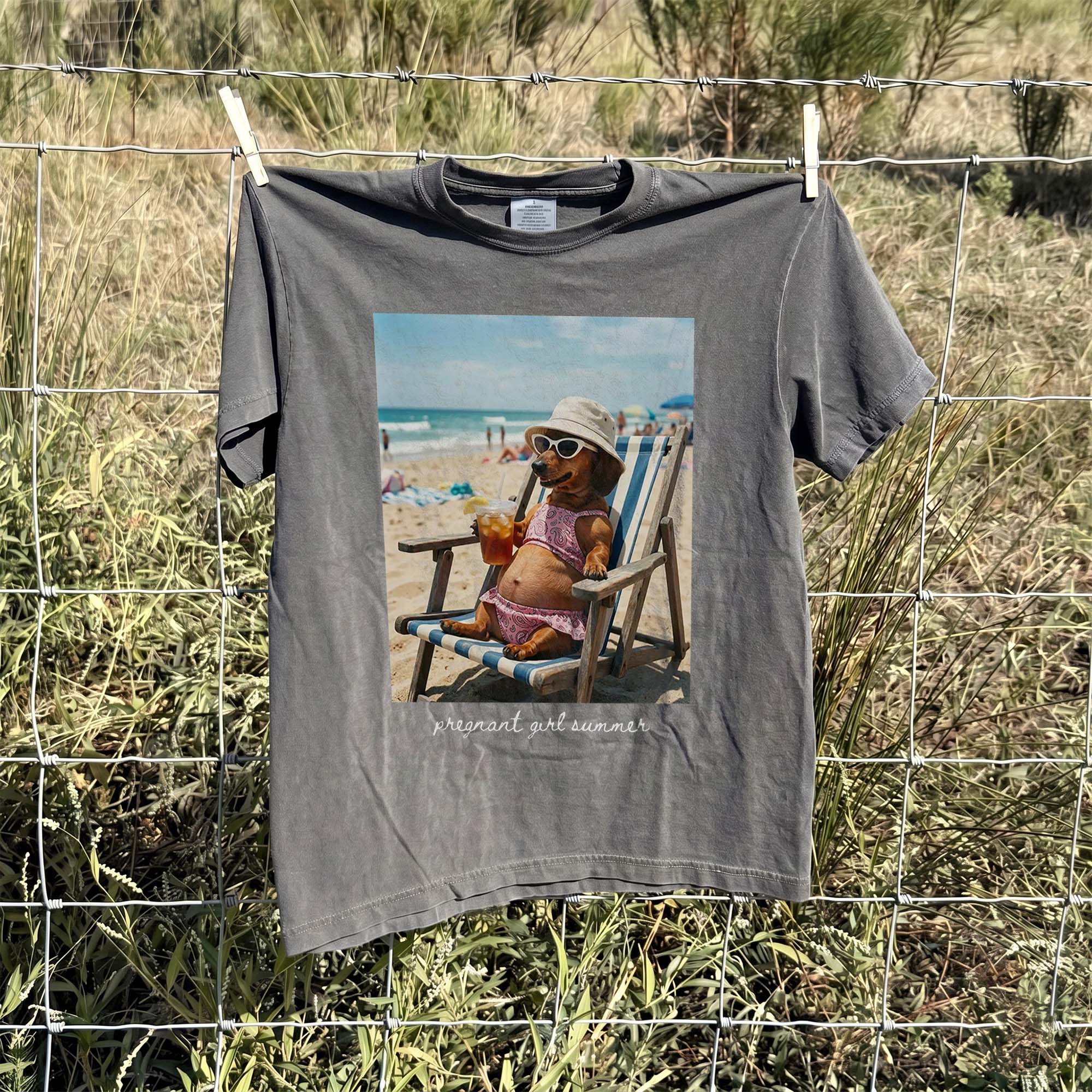 RodyThread Pregnant Girl Summer Dachshund Meme Graphic Tee For Expecting Moms Funny Meme Retro Casual Charcoal Cotton T-Shirt Funny Beach Pregnancy Announcement Baby Reveal Summer Vacation Gift For Pregnant Women Holiday Wear
