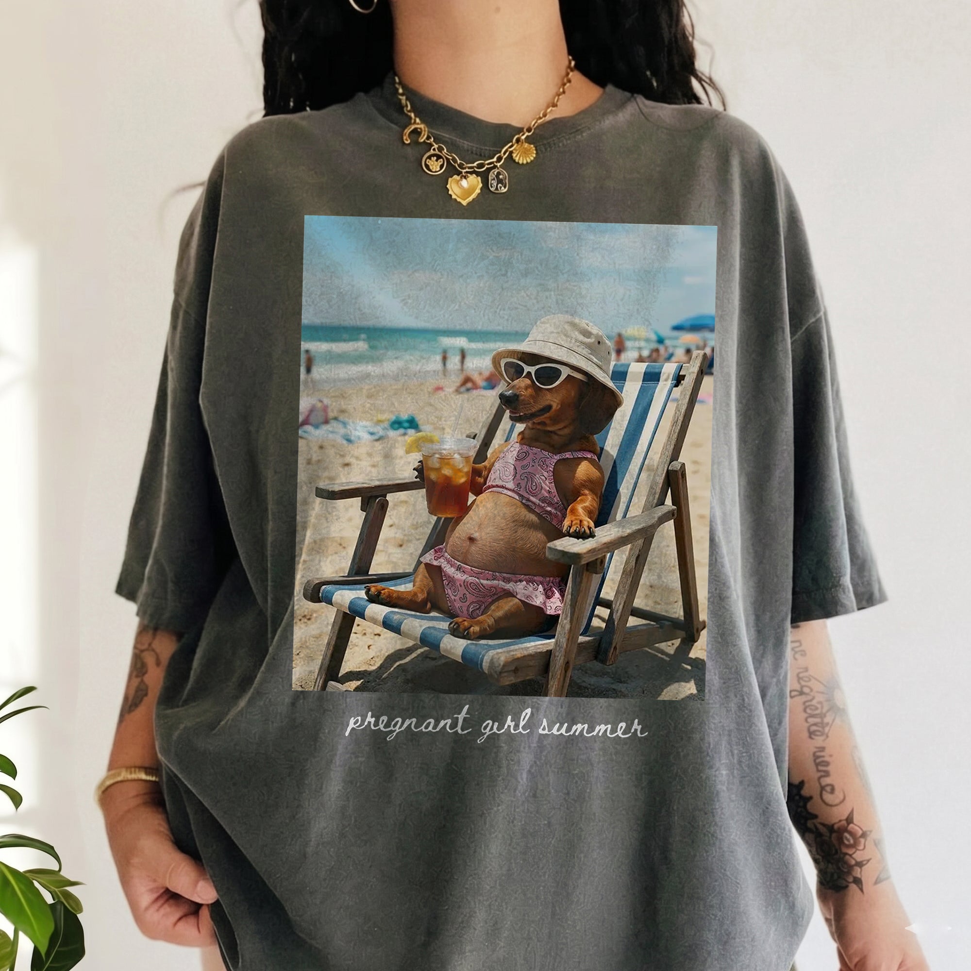 RodyThread Pregnant Girl Summer Dachshund Meme Graphic Tee For Expecting Moms Funny Meme Retro Casual Charcoal Cotton T-Shirt Funny Beach Pregnancy Announcement Baby Reveal Summer Vacation Gift For Pregnant Women Holiday Wear