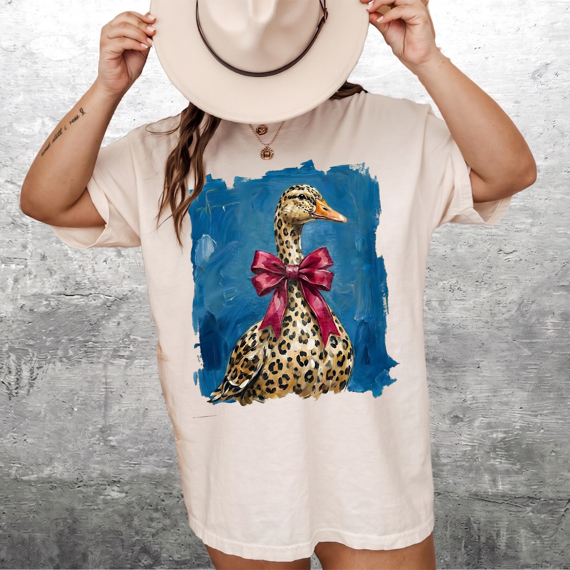 RodyThread Leopard Duck With Red Bow Graphic Tee Oversized T-Shirt For Women Coquette Preppy Southern Aesthetic Cream Yellow Cotton Blend 4th Of July Patriotic Summer Outfit Red White And Blue Independence Day Festival USA Apparel