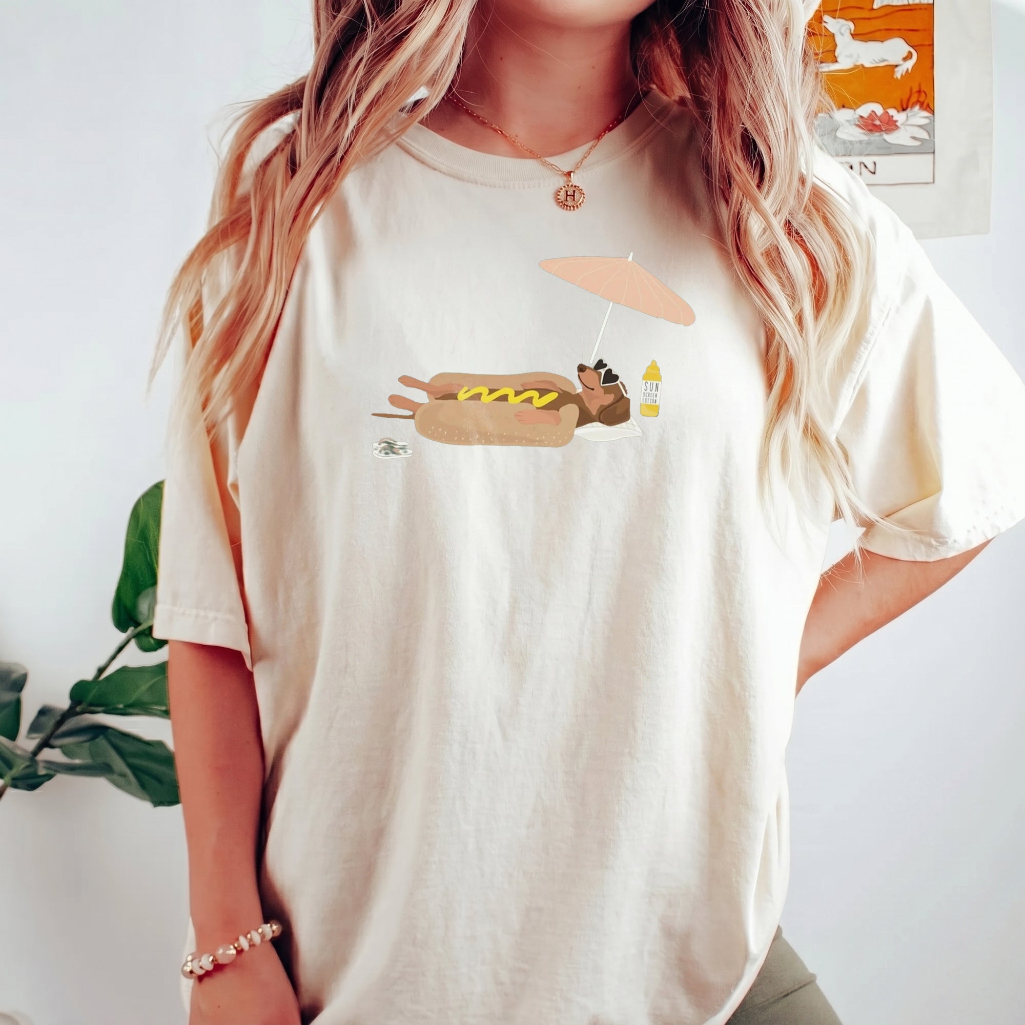 RodyThread Funny Dachshund Hot Dog Graphic T-Shirt Unisex Retro Summer Vacation Beach Vintage Casual Olive Green Cotton Tee Wiener Dog Lover Gift Sausage Dog Novelty Humor Patriotic 4th of July Apparel Top For Dog Moms And Dads