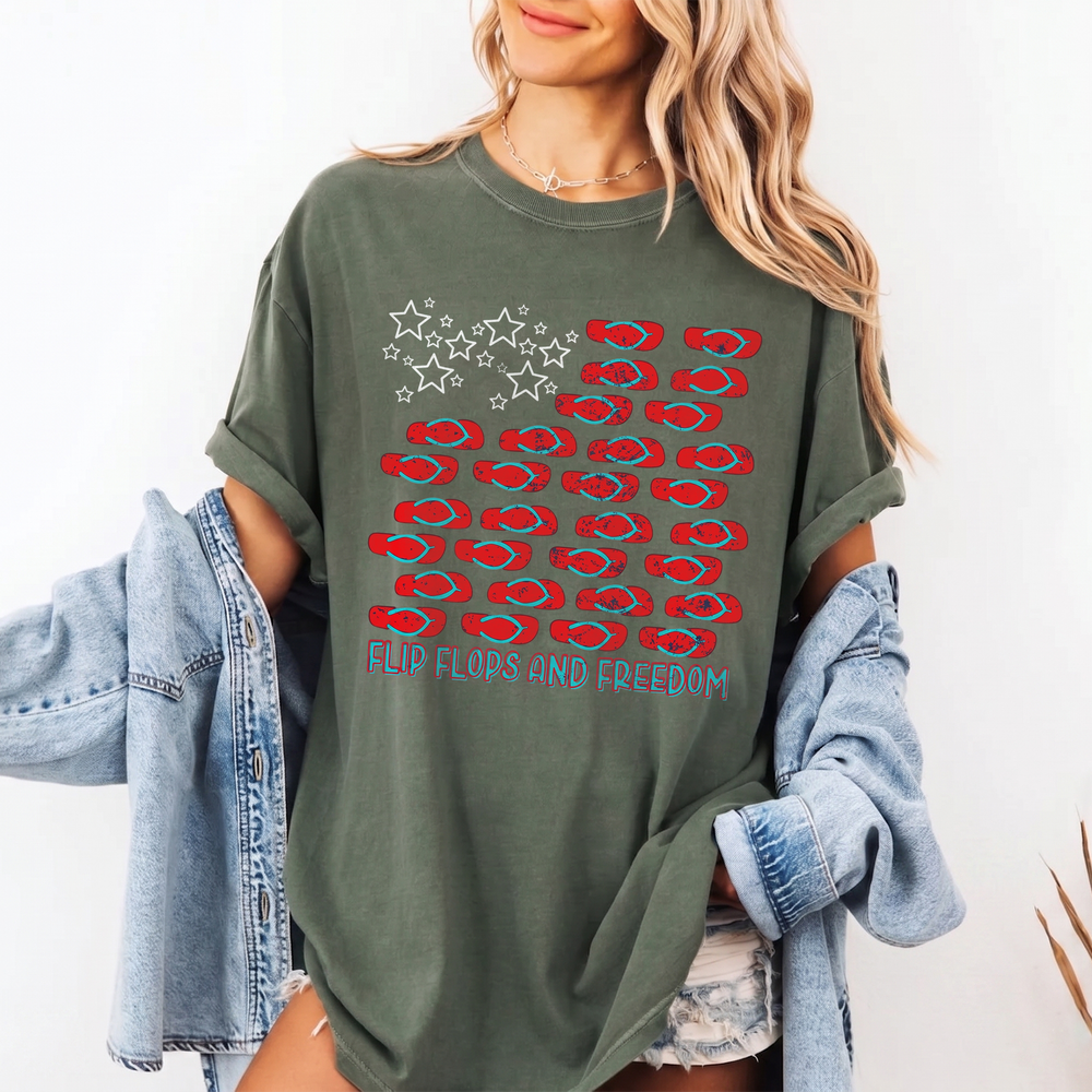 RodyThread USA Flag Flip Flops And Freedom Graphic T-Shirt Women 4th Of July Patriotic Shirts Summer Beach Vacation Tee Retro Vintage Aesthetic Casual Cotton Short Sleeve Top Independence Day Loose Crewneck Trendy Streetwear Fashion Outfits