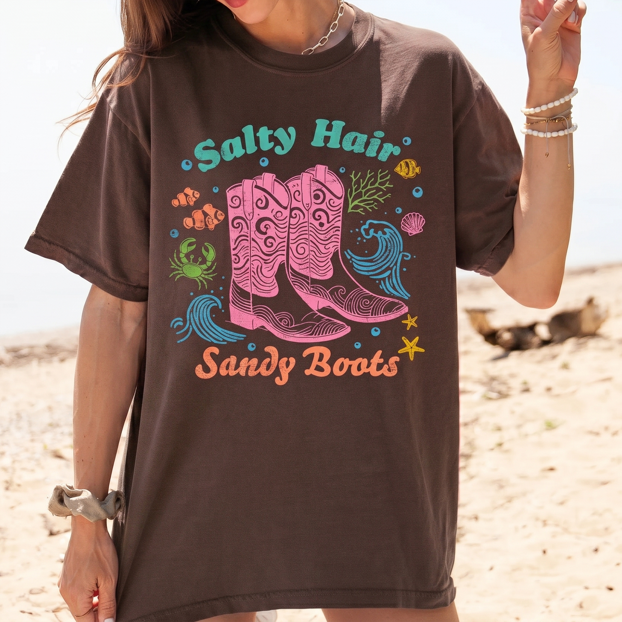 RodyThread Salty Hair Sandy Boots Coastal Cowgirl Graphic Tee Oversized T-Shirt Summer Clothes for Women Retro Western Beach Vacation Casual Basic Loose Fit Brown Top Holiday Outfits Ladies Womenswear Preppy Aesthetic